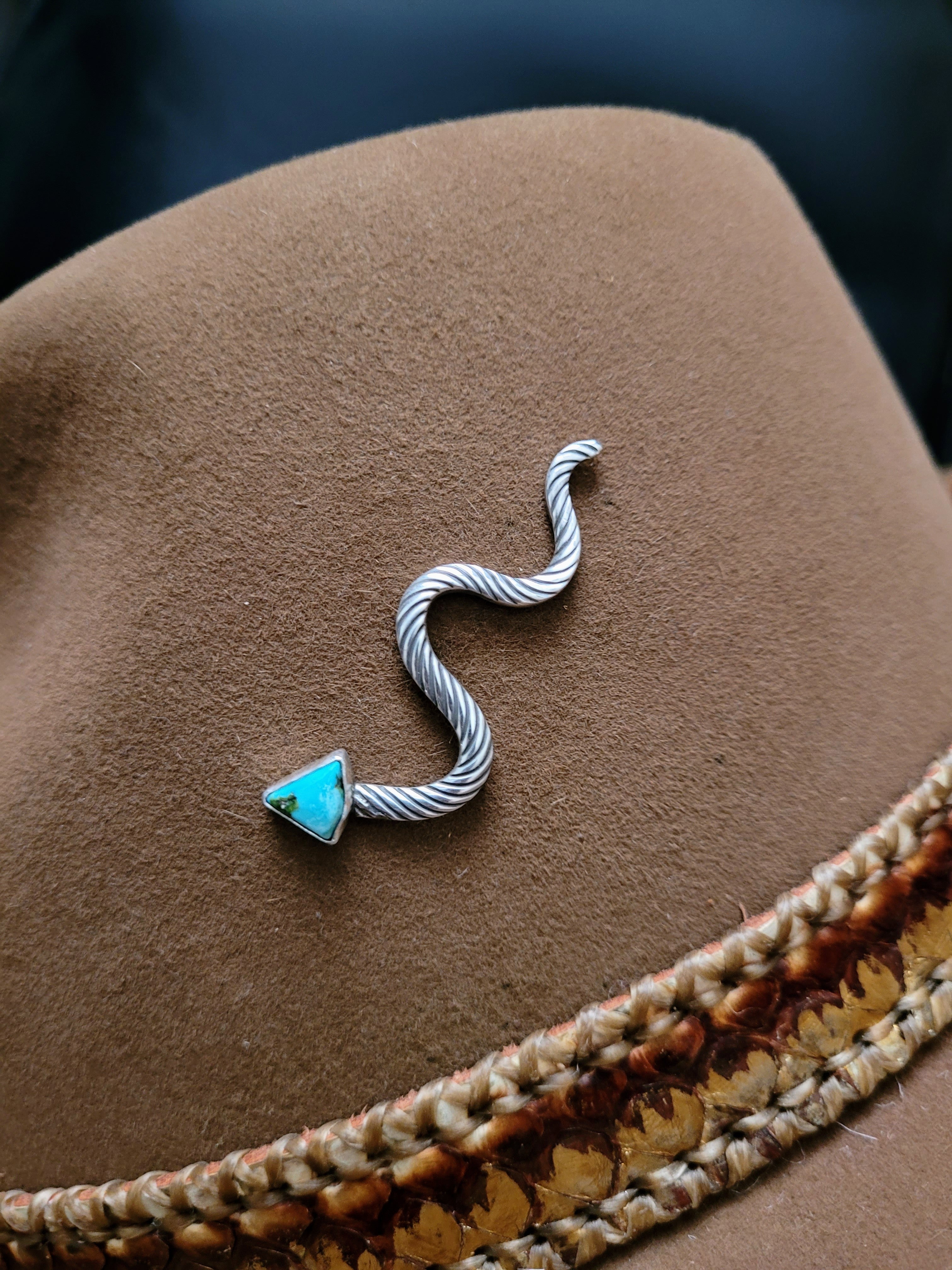 Snake hat pin